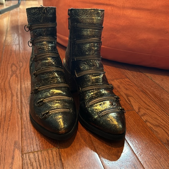 Papucei Ladies Boots - Picture 9 of 17